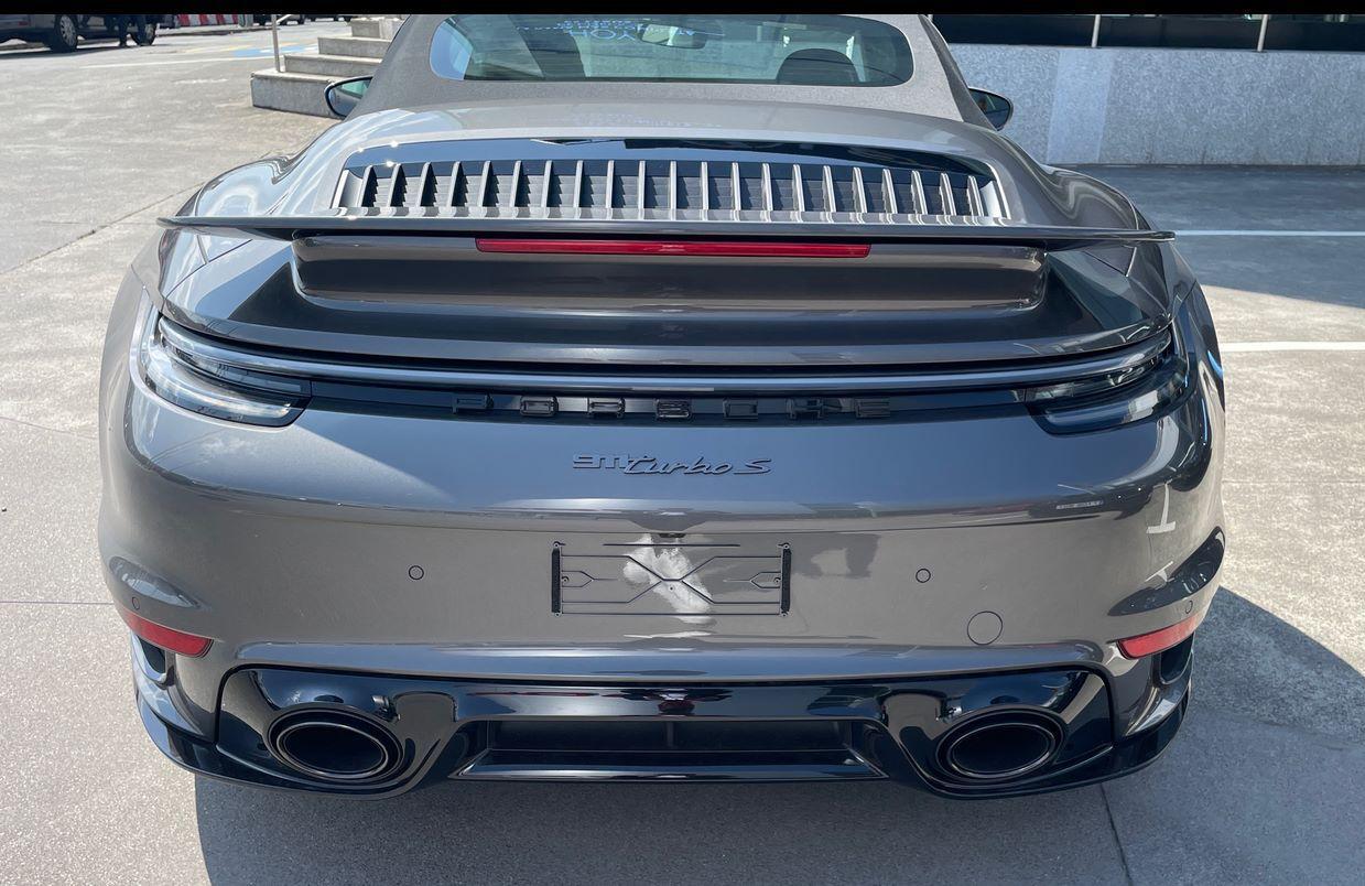 Porsche 911 Turbo S Cabriolet image 7